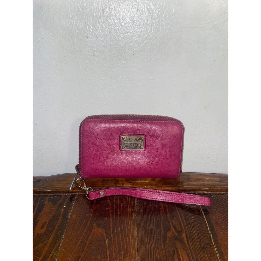 Michael Kors Pink Saffiano Leather Zip Around Wristlet Wallet Magenta Y2K Barbie
